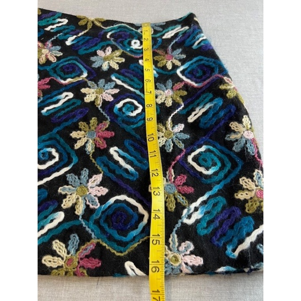 ZARA BASIC Embroidered Floral Swirl Mini Skirt Black Multi Color XS Boho garden - Picture 4 of 8